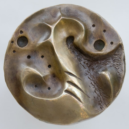 Medallion back - bronze sculpture- &copy;Lydia Charak-min.jpg
